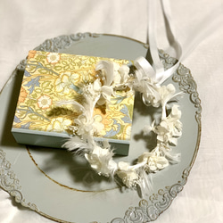 白い紫陽花と羽のフラワークラウン　花かんむり　ベビー　キッズ　お誕生日　結婚式　リングガール 2枚目の画像