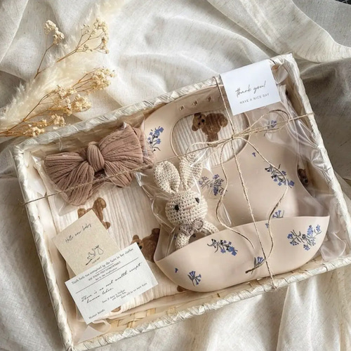 選べる女の子出産祝い4点セット♡ブランケット/おしゃれ/お食事  