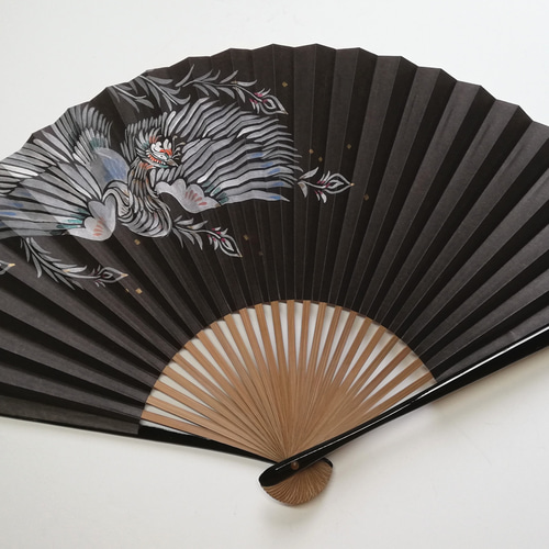 鳳凰デザインの日本の扇子 ☆【京扇子】手描き絵飾り扇子／鳳凰（飾り台付き）※名入れ不可