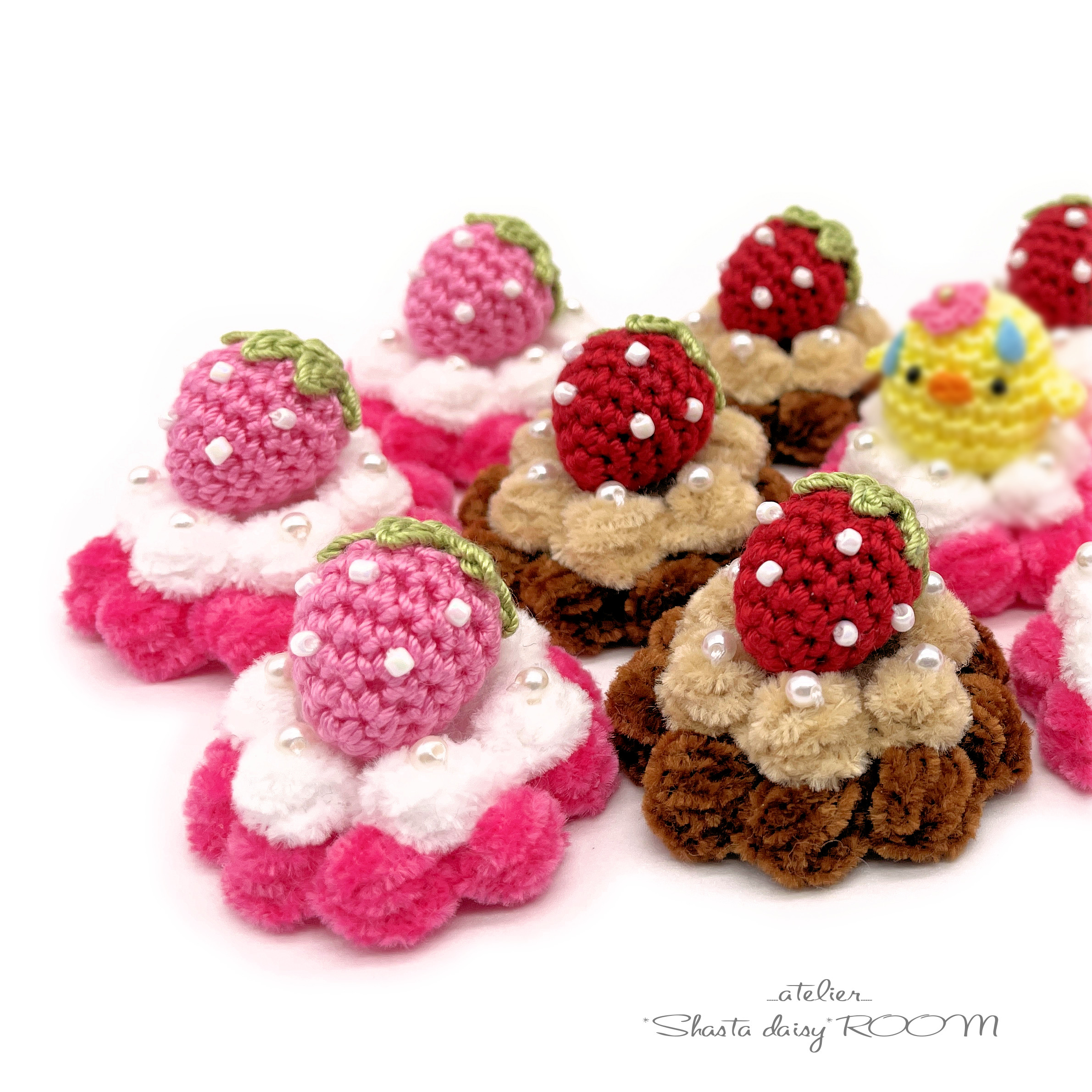 つぶつぶ苺ねこちゃんのマカロン小物入れ コロンとかわいい小さな小物入れ☆フルーツとねこ☆二つ選べる