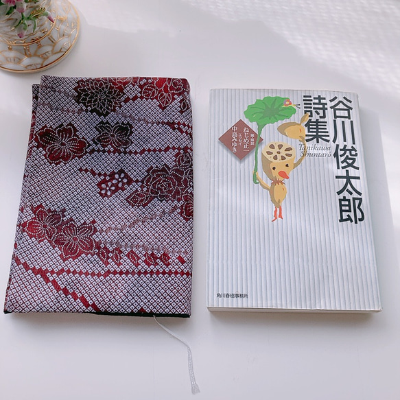 【文庫本用】着物生地　紫花柄 ブックカバー 4枚目の画像