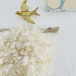 ホワイトクリクリ羊毛のハンギング 2枚目の画像