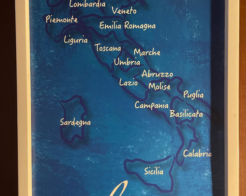 今だけ送料無料！】おしゃれなイタリア地図ポスター ブルー 州名