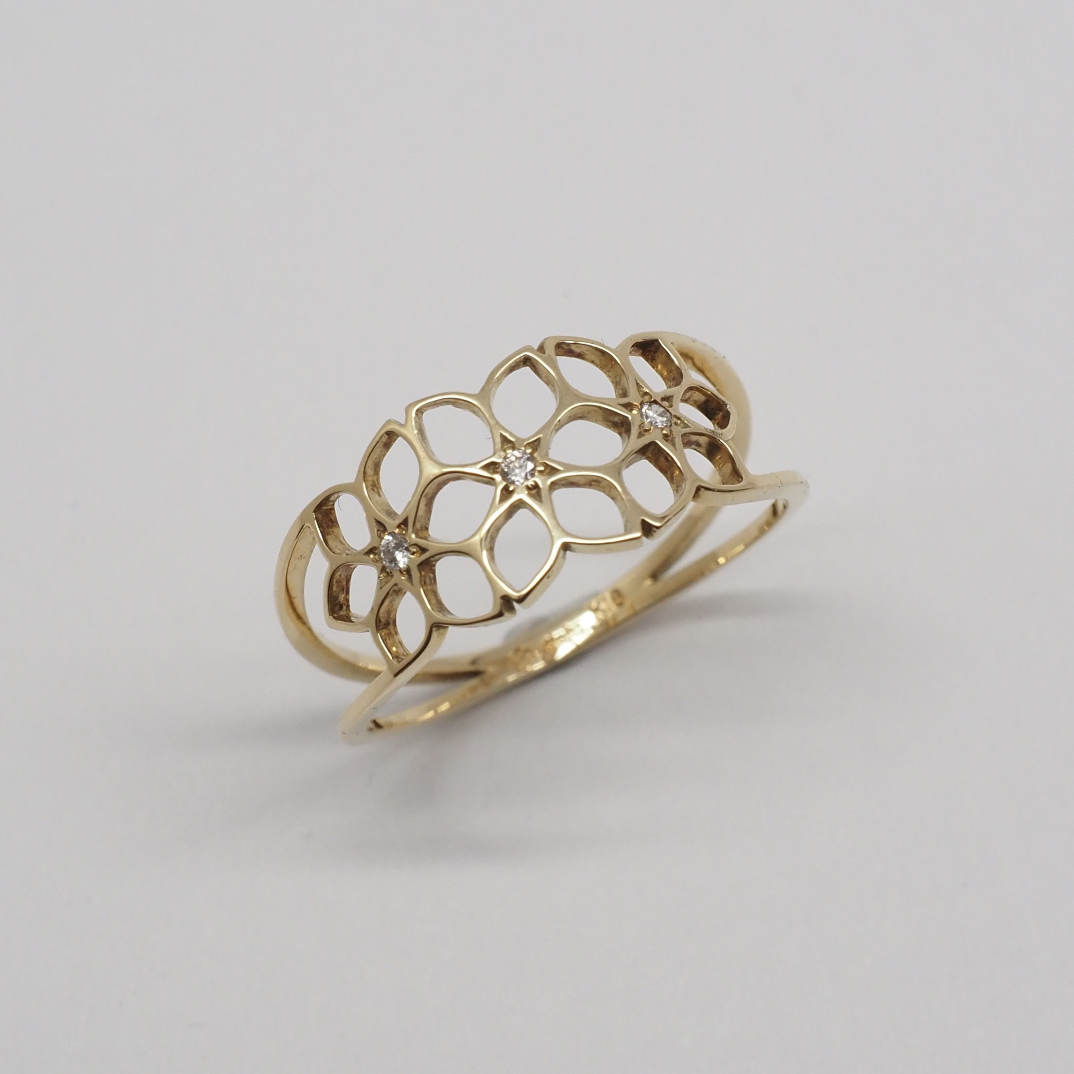 K18YG gajuvana Trinity ring (Small・Diamond)