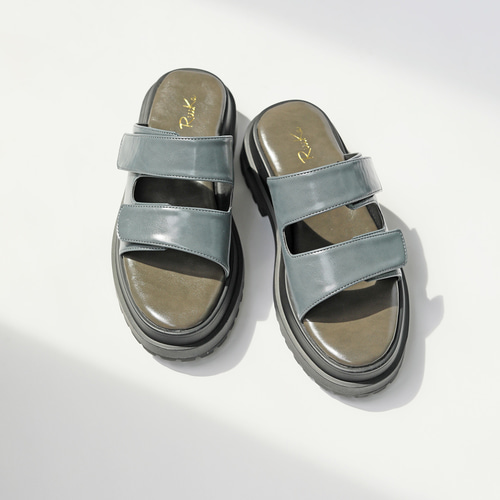 マニッシュな厚底サンダル!メンズライクに履ける厚底ベルクロサンダル