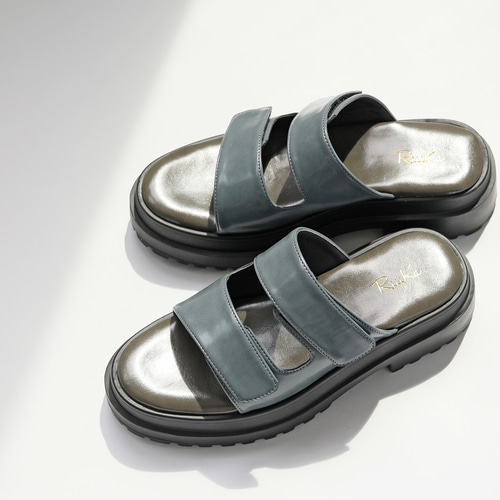 マニッシュな厚底サンダル!メンズライクに履ける厚底ベルクロサンダル