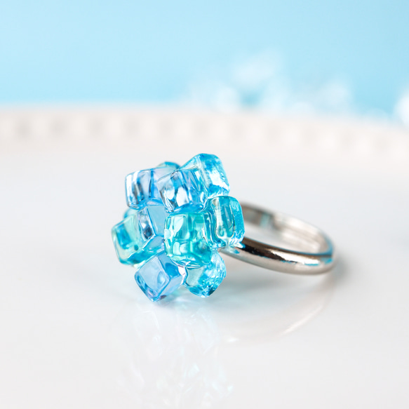 ガラスのラムネゼリー 指輪 リング ガラス 夏 透明感 ブルー ペールブルー 夏 プチギフト 母の日　春色 3枚目の画像