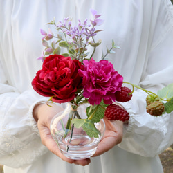 【2日以内発送】母の日《ずっと咲いてる》ラズベリー＆紅バラ＆カーネーション（無料ギフトラッピング） 1枚目の画像