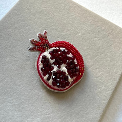 ビーズ刺繍のブローチ　-ザクロ Pomegranate - 5枚目の画像