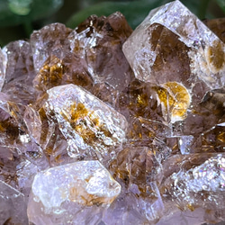 カコクセナイト内包✨　紫水晶　アメジスト　クラスター  原石　ラフストーン 2枚目の画像