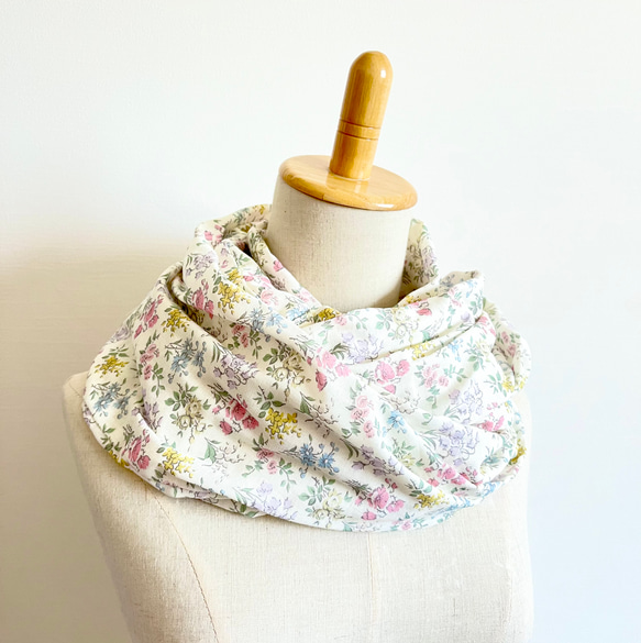 ダブルガーゼのスヌード＊お花畑＊ホワイト＊26㎝幅＊ねじりあり        Ω 人気・おすすめ｜安定人気・収納便利におすすめ 丁寧対応 配送追跡可 最短翌日到着可能