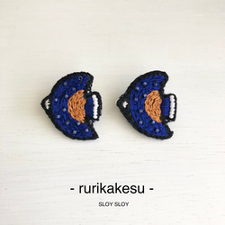 　- rurikakesu - とりモチーフの刺繍ピアス・イヤリング 1枚目の画像