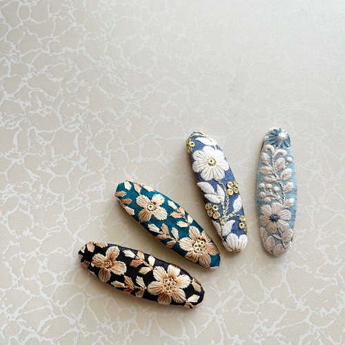 インド刺繍リボンのパッチンピン インド刺繍リボンをそのまま使った大人可愛いスクエアパッチン