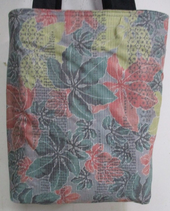 ７６８４　大島紬の着物で作った手提げ袋　＃送料無料 7枚目の画像