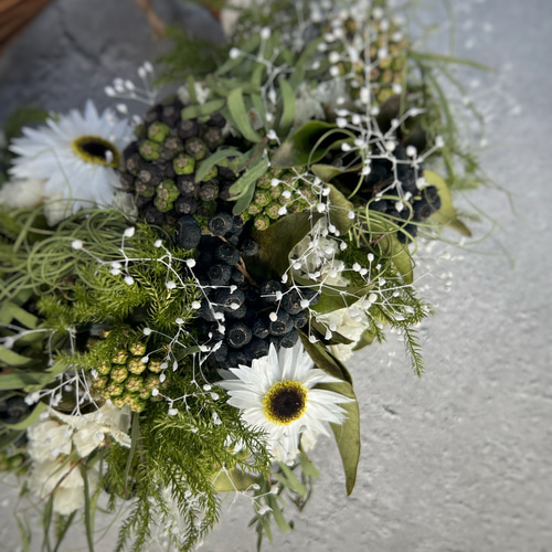 実と小花のグリーンリース:ドライフラワーリース リース 花うさぎと森 