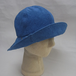 藍染の穴の開いたツバの帽子 5枚目の画像
