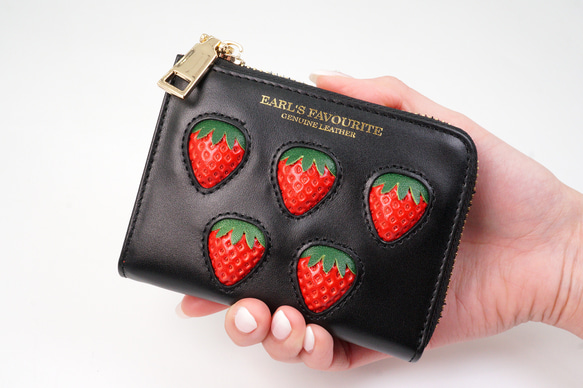 【More Strawberries Collection】L字ファスナーコンパクト財布（赤いちご） 2枚目の画像