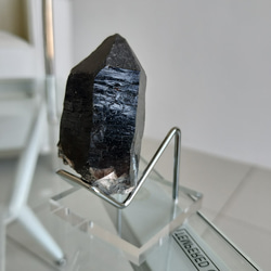 最好的 morion = 黑水晶 [m35k] 原石，來自中國山東 室內裝飾帶底座 第4張的照片
