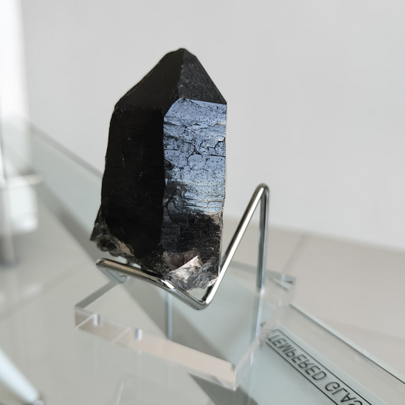 最好的 morion = 黑水晶 [m35k] 原石，來自中國山東 室內裝飾帶底座 第3張的照片