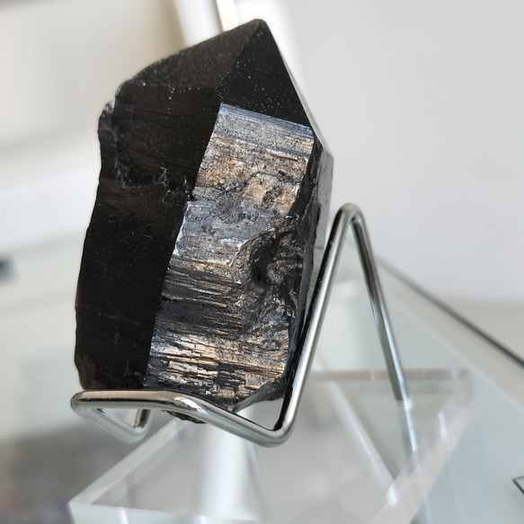 最好的 morion = 黑水晶 [LX5E] 原石，來自中國山東 室內裝飾帶底座 第1張的照片