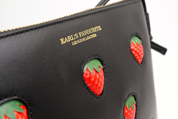 【More Strawberries Collection】サコッシュ（赤いちご） Strawberries