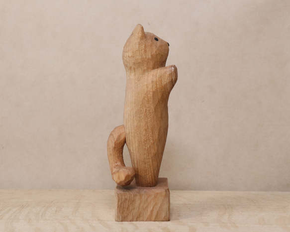 木彫り 招き猫（右手）ネコの置物（木材：山桜）（No.N0011） 8枚目の画像