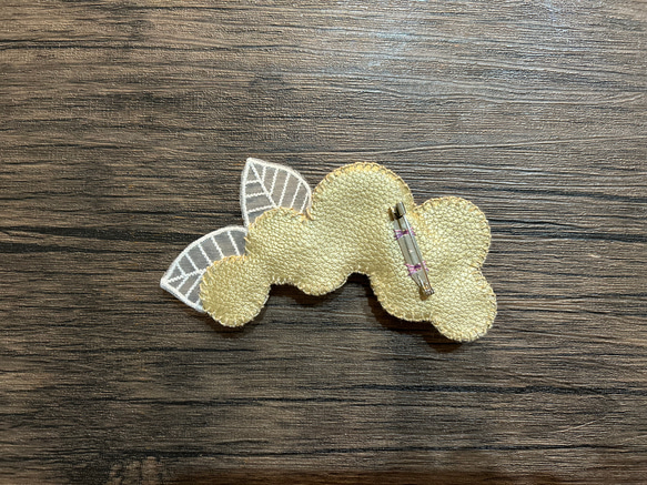 brooch 2枚目の画像