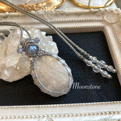 ベロモライトムーンストーン 天然石マクラメ編みネックレス・天然石