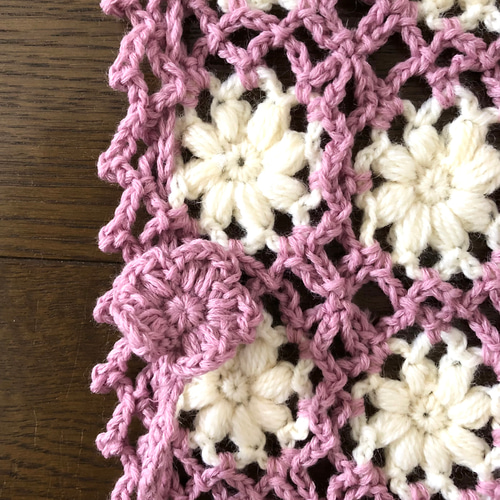 モチーフ編み ひざ掛け ケープ(想花 スモークピンク) Motif knitting
