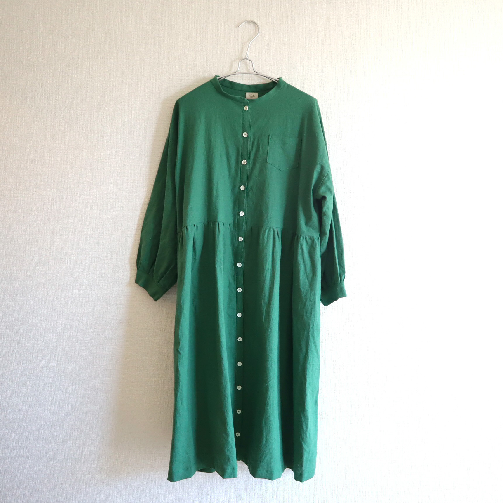 春先取りSALE 13000円→10000円！　緑のコットンリネン（ハーフリネン）　シャツワンピ