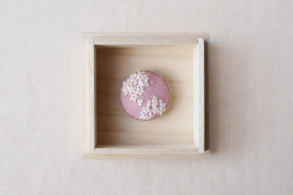【手刺繍】ESSCB01 桜 帯留め 1枚目の画像