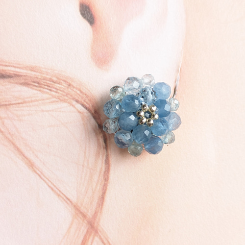 送料無料】ブルーアクアマリンの可愛いお花のイヤリングorピアス 