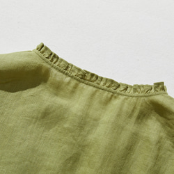 休閒成人可愛感的亞麻襯衫，褶邊領口，100%亞麻，深黃綠色，略帶灰色 240323-4 第8張的照片