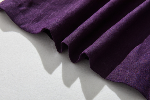 さり気ない大人の可愛さを感じられるリネンブラウス  フリルネック　リネン100％　深い紫色　240323-6 9枚目の画像