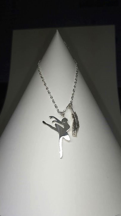 バレエ 白鳥 シルエット モチーフ ネックレス シルバー　silver925　ダイヤカットアズキチェーン