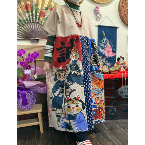 猫柄の手ぬぐいと浴衣の柿渋染めワンピース 手ぬぐいリメイク