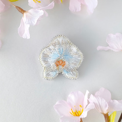 受注制作】胡蝶蘭の刺繍ブローチ(大) 入学式 卒園 フォーマル ブローチ