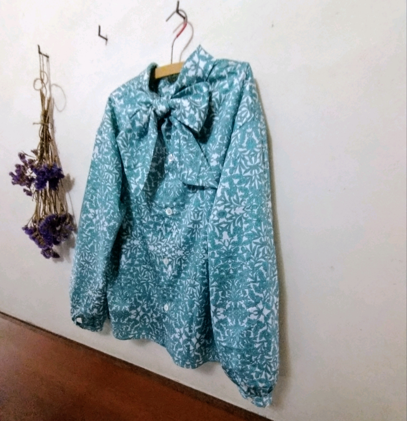 受注製作✨ボタニカルな後ろリボンのふんわりブラウス　エメラルド