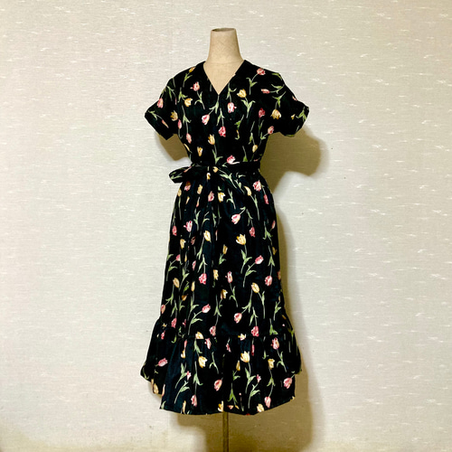 ☆saleゆったり細見えラップワンピース☆ブラック☆チューリップ