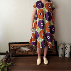 アフリカンバティック柄VネックのAラインワンピース　シンプルな形で柄を楽しむ　波紋柄紫オレンジ 6枚目の画像