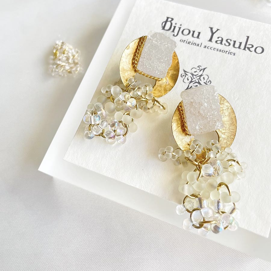 ドゥルージー クォーツ フープ ピアス・イヤリング ゴールド 揺れる 白 天然石 ピアス