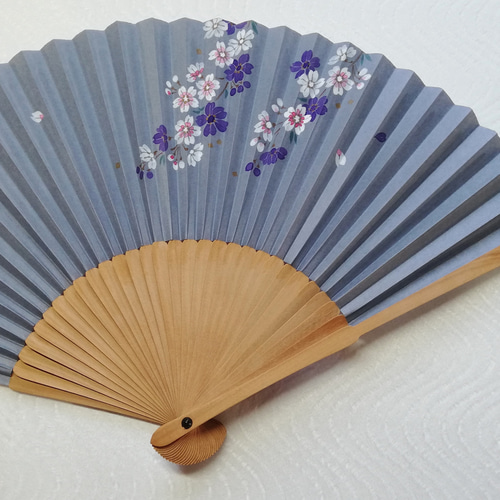 白檀扇子　風香扇　桜柄　白檀扇　和装小物 白檀扇子 趣 -omomuki- <垂れ桜> 京扇子 その他ファッション雑貨