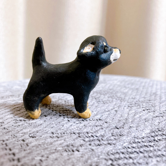 チワワ　成犬&子犬　ブラックタン　ミニチュア　フィギュア　置物　オブジェ 7枚目の画像