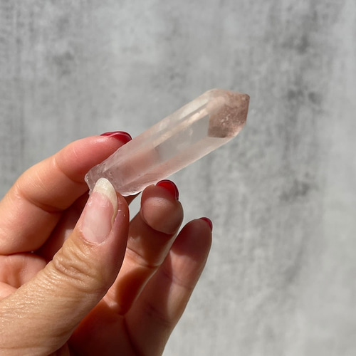 ピンクキャンドルクォーツ　原石　マダガスカル産　天然石 ピンクキャンドルクォーツ原石マダガスカル産天然石