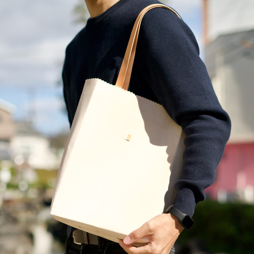 紙袋みたいな本革トート｜ヌメ革×ナチュラル生成り｜A4収納