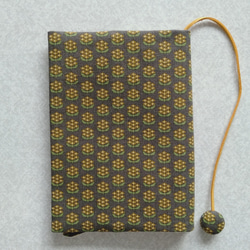 布のブックカバー（小花リズム深緑） 1枚目の画像
