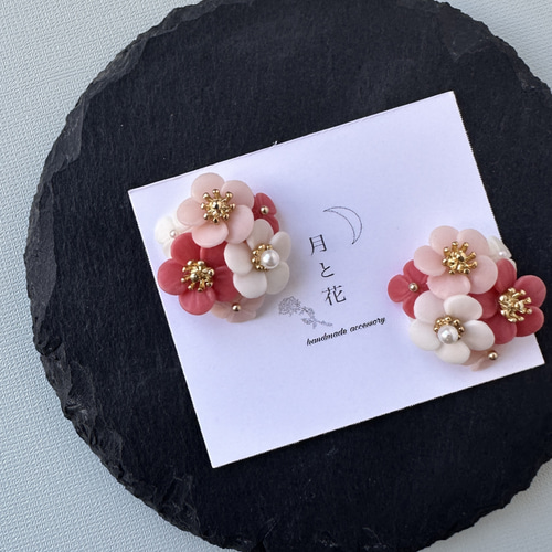 梅の花 ピアスorイヤリング 選べる 樹脂粘土イヤーアクセサリー ピアス