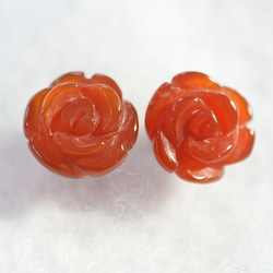 (1 件) 紅色瑪瑙玫瑰耳環（10 毫米，鈦柱） 第1張的照片