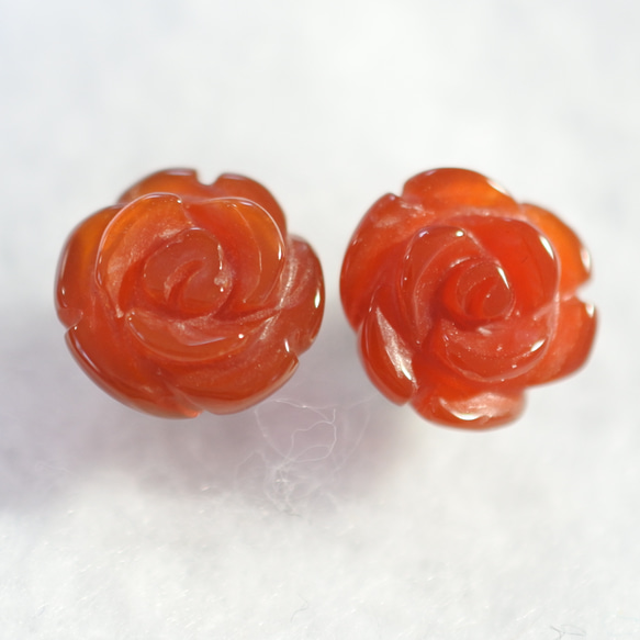 (1 件) 紅色瑪瑙玫瑰耳環（10 毫米，鈦柱） 第1張的照片