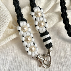 選べる】お花 モノトーン パラコード スマホショルダー ストラップ 〜2